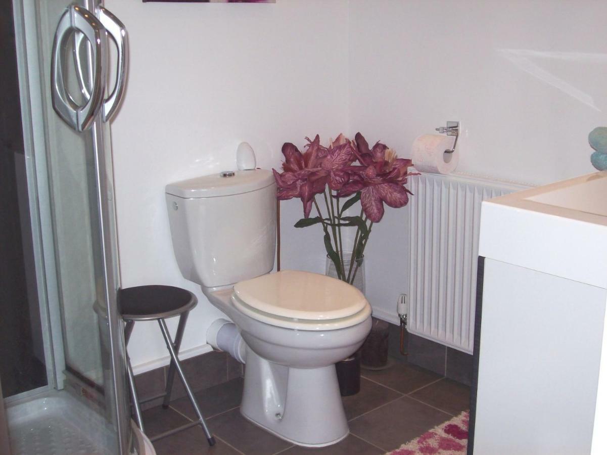 Le Rocher B&B Yvrandes Extérieur photo