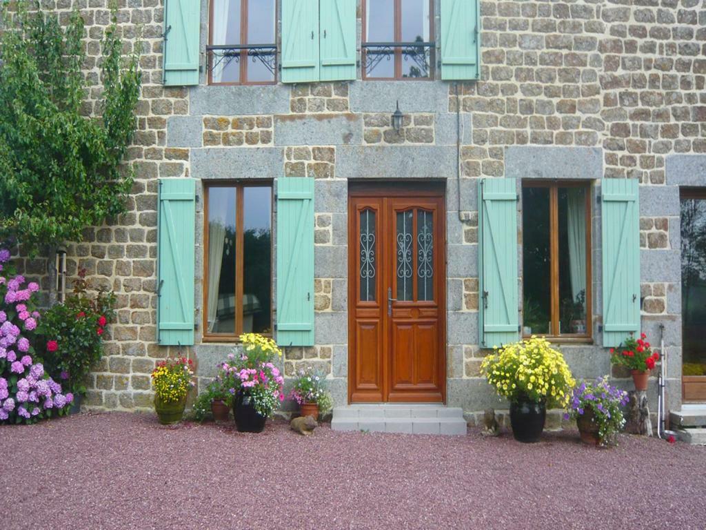 Le Rocher B&B Yvrandes Extérieur photo