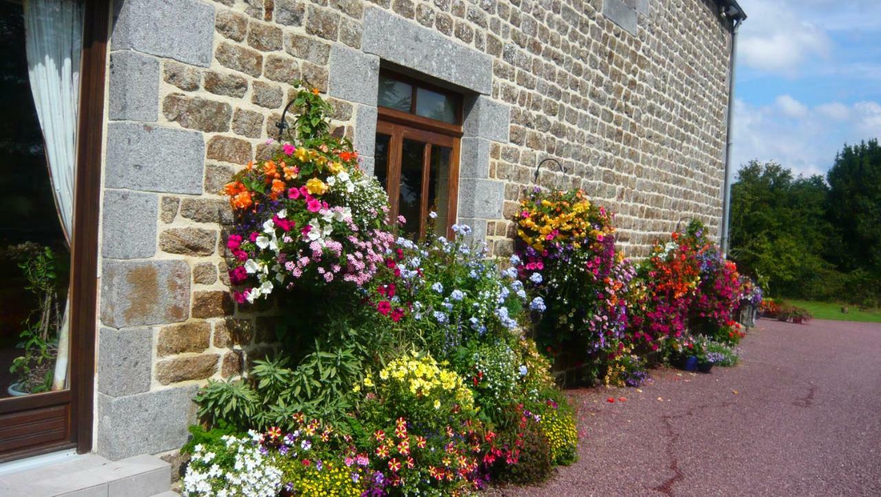 Le Rocher B&B Yvrandes Extérieur photo