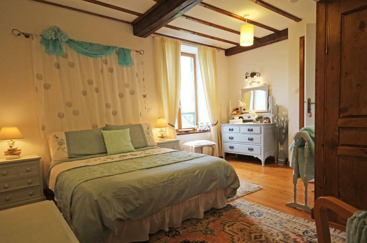 Le Rocher B&B Yvrandes Extérieur photo